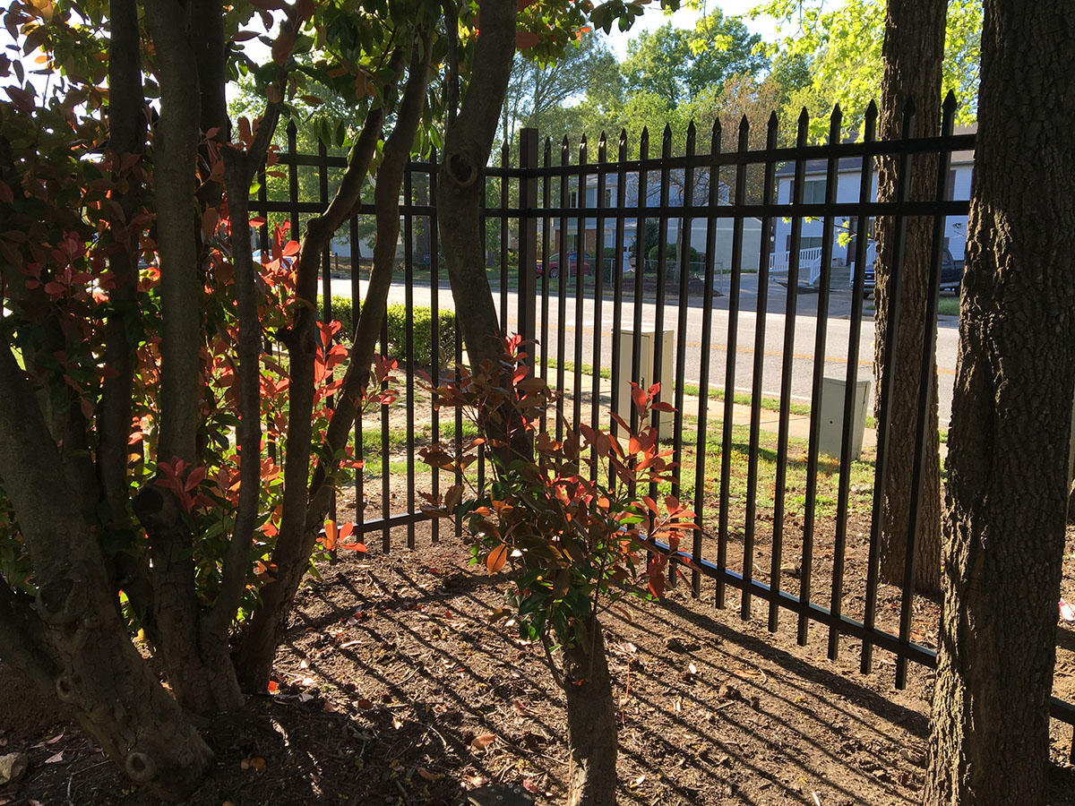 Industrial Charleston Fence Black - Rosenbaum Fence Hpt Apts